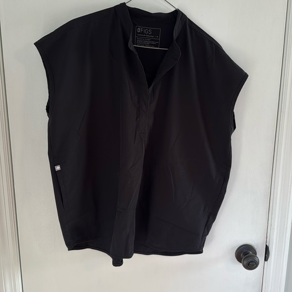Figs scrub top - Picture 1 of 3